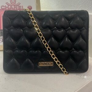 Moschino vintage heart shape quilted lamb skin gold chain strap purse